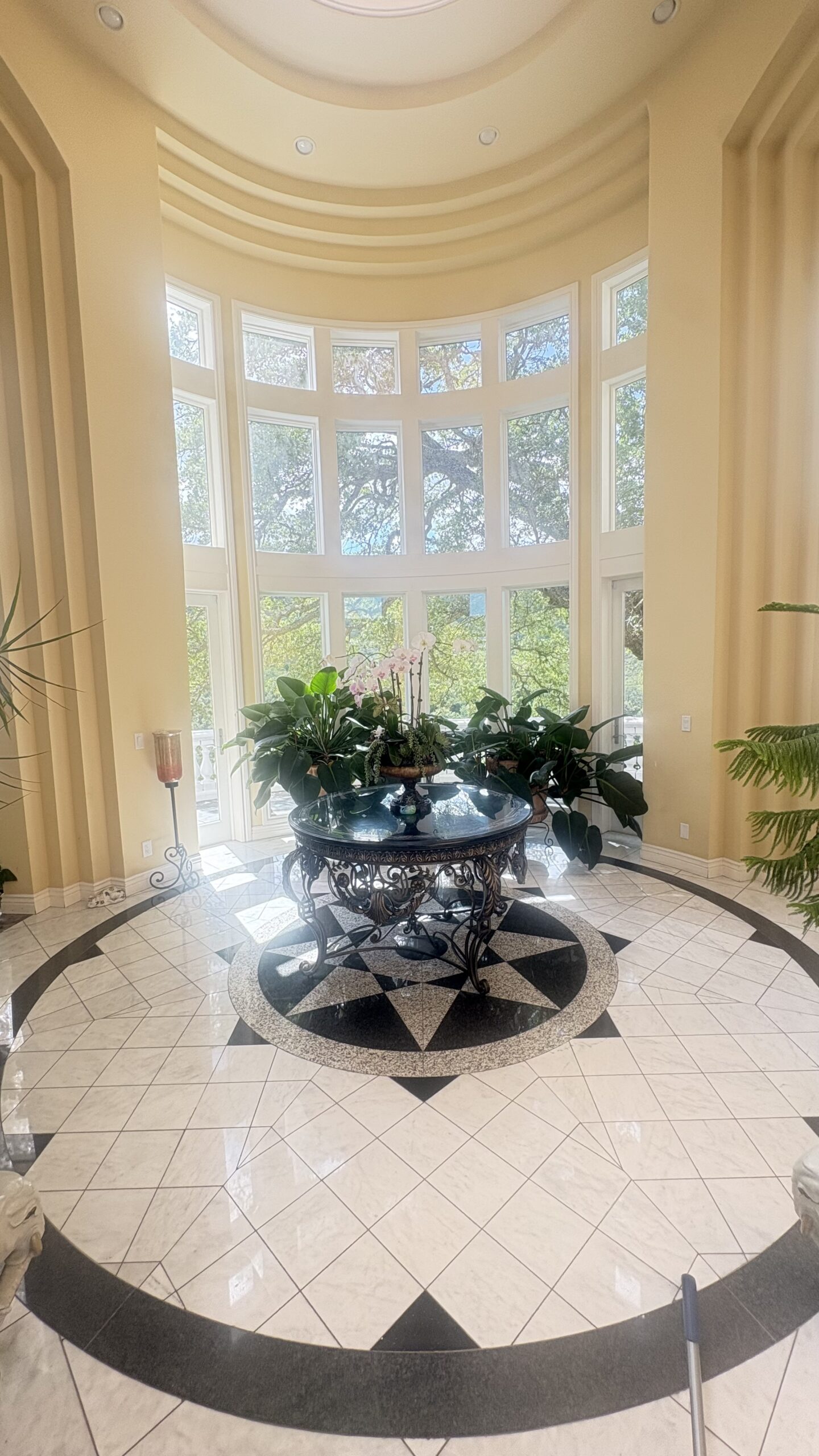 Clean home entrance after house cleaning service